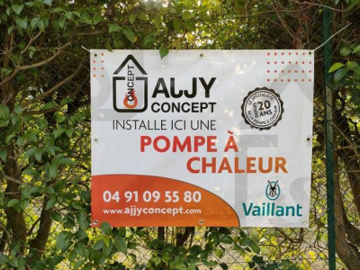 Faire installer une pompe à chaleur air-eau (PAC) dans ma maison de 85 m2 - l'installeur Ajjy Concept fait son installation à Roquevaire