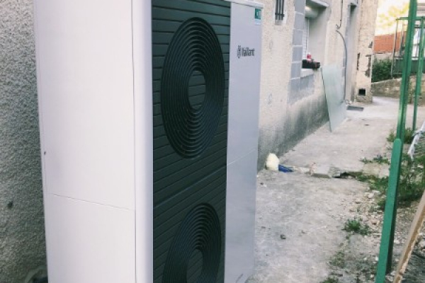 Une pompe à chaleur est-elle bruyante ? Exemple d'installation de votre chauffagiste AJJY CONCEPT à Allauch près de Marseille
