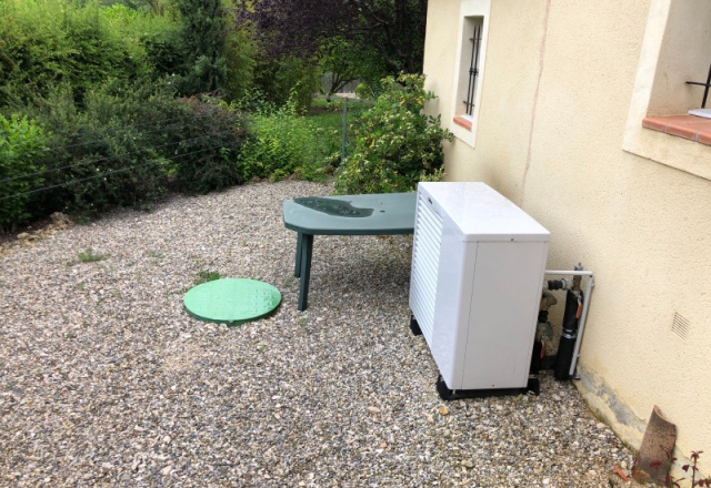 Installation d'une pompe à chaleur (PAC) VAILLANT par votre chauffagiste Ajjy Concept à Mirabeau 