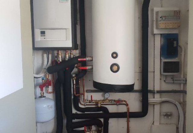 Installateur de pompe à chaleur (PAC) air-eau à Arles : AJJY CONCEPT effectue la pose de pompe à chaleur à Arles 