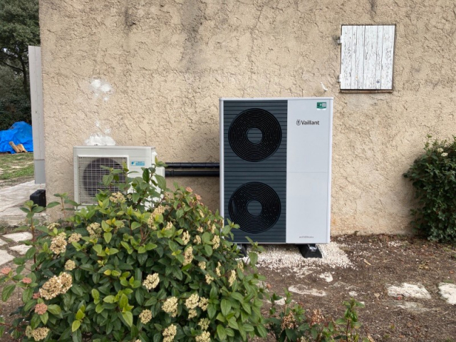 Qui peut installer une pompe à chaleur (PAC) air-eau ? Réponse de votre chauffagiste AJJY CONCEPT à Cabriès près de plan de Campagne 