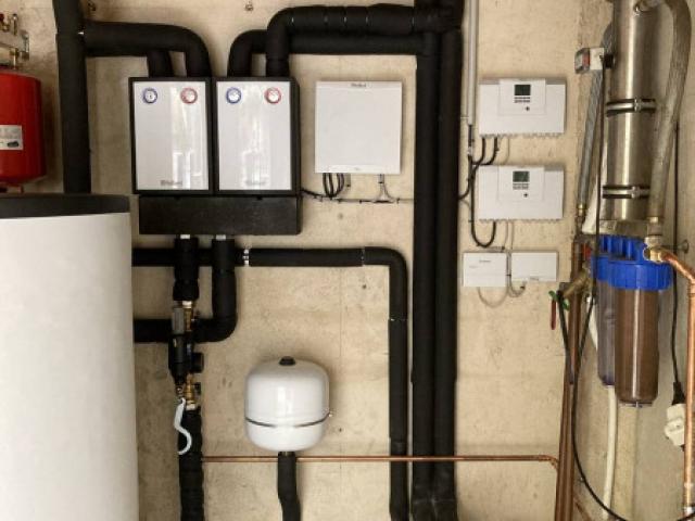 Installation de Pompe à Chaleur Vaillant EN CASCADE par AJJY CONCEPT dans un mas à ROGNES