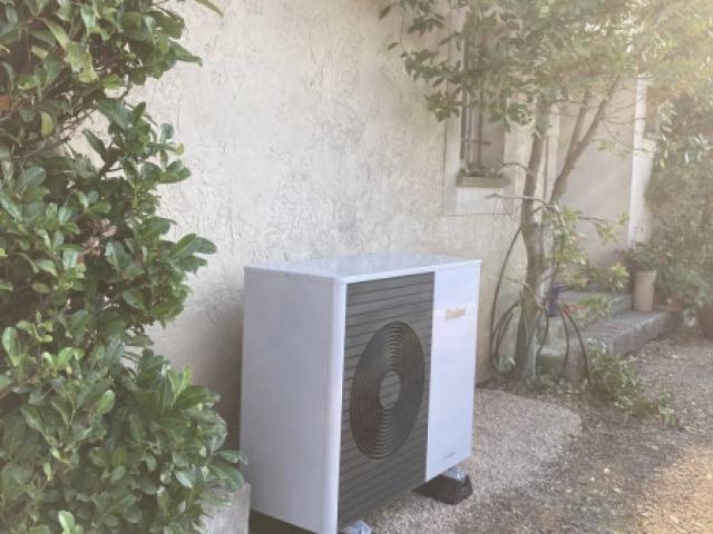 Installation de Pompe à Chaleur VAILLANT aroTHERM Split 75/5 par AJJY CONCEPT à MEYREUIL