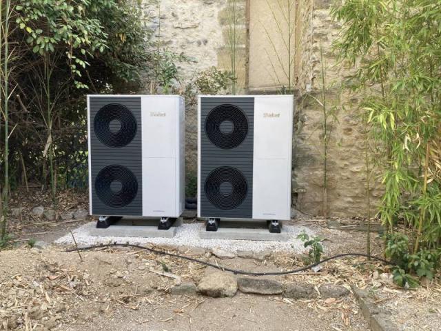 Installation de Pompe à Chaleur Vaillant EN CASCADE par AJJY CONCEPT dans un mas à ROGNES