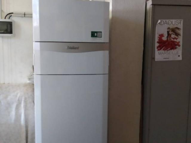 Pose d'une pompe à chaleur air eau VAILLANT par AJJY CONCEPT aux PENNES MIRABEAU